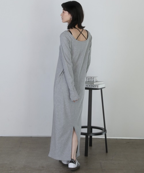 shetila(シェティラ)の「フィンガーホールロング丈バックオープンカットソーワンピース(ワンピース・レディース・グレー/イエロー/チャコール・M)」の1枚目の写真