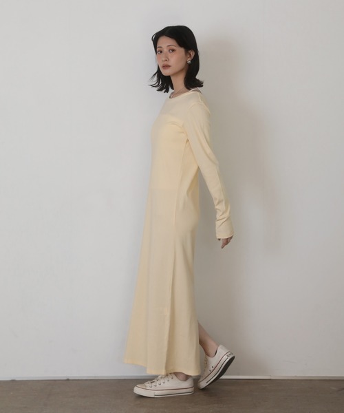 shetila(シェティラ)の「フィンガーホールロング丈バックオープンカットソーワンピース(ワンピース・レディース・グレー/イエロー/チャコール・M)」の21枚目の写真