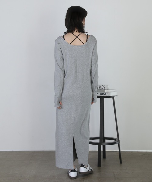 shetila(シェティラ)の「フィンガーホールロング丈バックオープンカットソーワンピース(ワンピース・レディース・グレー/イエロー/チャコール・M)」の6枚目の写真