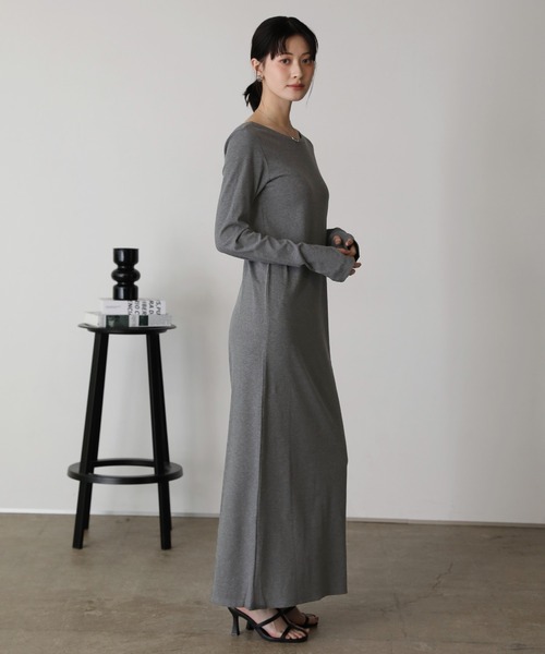 shetila(シェティラ)の「フィンガーホールロング丈バックオープンカットソーワンピース(ワンピース・レディース・グレー/イエロー/チャコール・M)」の14枚目の写真