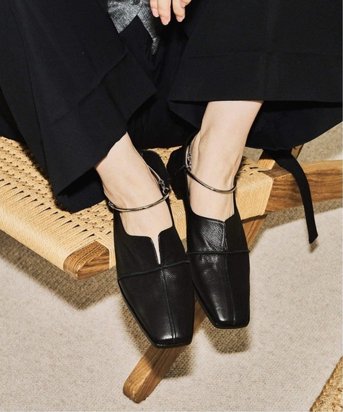 GRISE(グリーズ)の「《追加》GRISEレザースクエアクロスシームアンクルフラット(その他シューズ・レディース・ブラック系その他・25cm/24.5cm/24cm/23.5cm/23cm/22.5cm/22cm)」の2枚目の写真