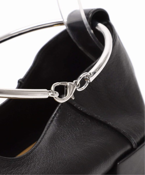 GRISE(グリーズ)の「《追加》GRISEレザースクエアクロスシームアンクルフラット(その他シューズ・レディース・ブラック系その他・25cm/24.5cm/24cm/23.5cm/23cm/22.5cm/22cm)」の16枚目の写真