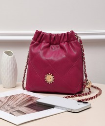 EVRIS（エヴリス）の「【EVRIS/エヴリス】SUNNY　キルティング＆長さ調整チェーンショルダー付　巾着バッグ（ショルダーバッグ）」