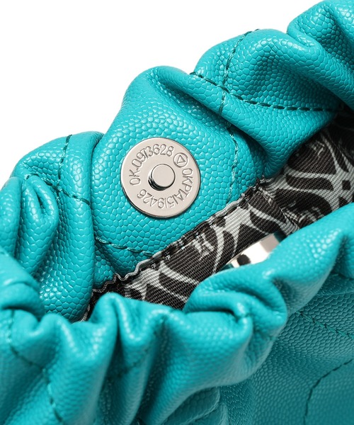 EVRIS(エヴリス)の「【EVRIS/エヴリス】SUNNY キルティング&長さ調整チェーンショルダー付 巾着バッグ(ショルダーバッグ・レディース・ブルー/ピンク/アイボリー/ブラック・FREE)」の7枚目の写真