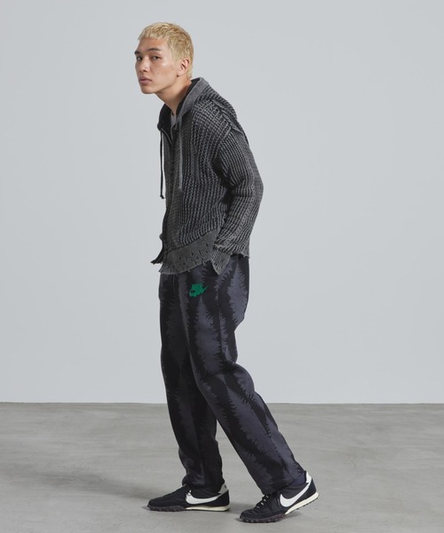 NIKE(ナイキ)の「ナイキ ワッフル レーサー メンズシューズ / Nike Waffle Racer Men's Shoes IM8658-001 Black(スニーカー・メンズ・ブラック・28/26/25.5/25/24.5/24/29/28.5/27.5/27/26.5/29.5/30)」の3枚目の写真