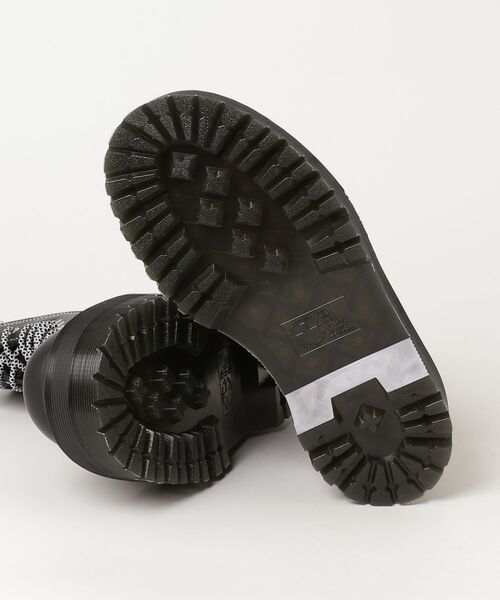 Dr. Martens(ドクターマーチン)の「Dr. Martens/ドクターマーチン JADON ホワイトダブルステッチ 8 ホール ブーツ 43031001(ブーツ・メンズ・ブラック・UK3/UK4/UK5/UK6/UK7/UK8/UK9/UK10/UK11)」の2枚目の写真