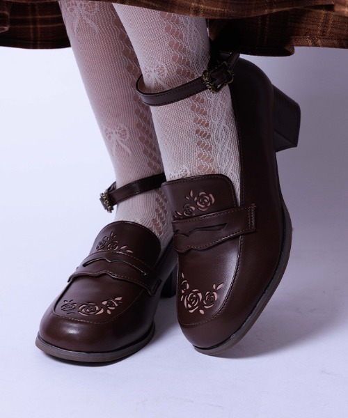 axes femme（アクシーズファム）の「ローズカットワークローファー（パンプス・レディース・ブラック/ブラウン・LARGE/MEDIUM）」の2枚目の写真