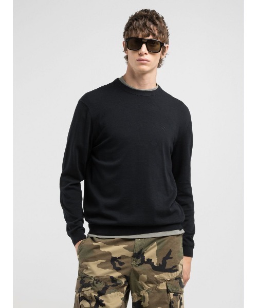 REPLAY(リプレイ)の「コットンクルーネックセーター(ニット/セーター・メンズ・ブラック・X-LARGE/LARGE/MEDIUM/SMALL)」の1枚目の写真