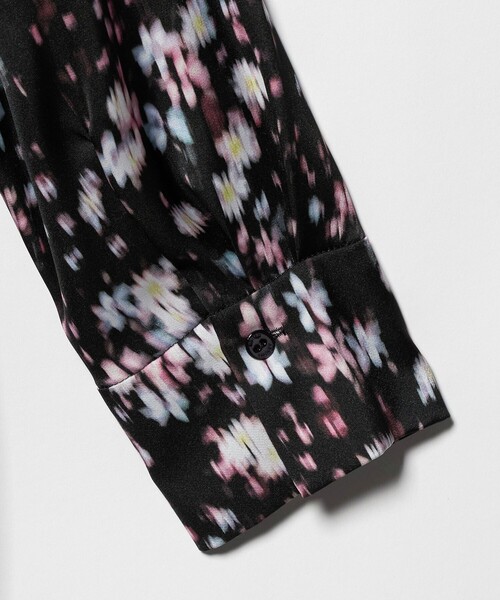 UNITED ARROWS(ユナイテッドアローズ)の「サテン フラワープリント ボウタイ ワンピース ‐ウォッシャブル‐(ワンピース・レディース・その他7/その他3・38/36)」の14枚目の写真