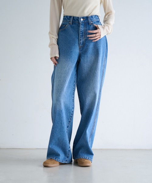 meilmada（メイルマダ）の「サイドラインストレートデニムパンツ（デニムパンツ・レディース・ブルー・LARGE/MEDIUM/SMALL）」の2枚目の写真