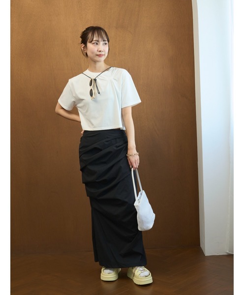 emmi（エミ）の「サイドタックナロースカート/撥水【セットアップ対応】（スカート・レディース・ブラック/チェック/ホワイト・1/0）」の4枚目の写真