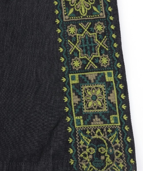 チチカカ(チチカカ)の「Rico ライトデニムメヒコタイル刺繍フレアスカート(スカート・レディース・ブラック/ライトブルー/インディゴブルー・FREE)」の12枚目の写真