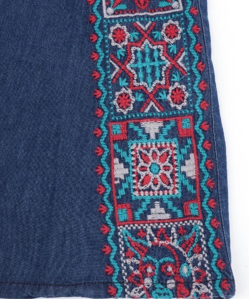 チチカカ(チチカカ)の「Rico ライトデニムメヒコタイル刺繍フレアスカート(スカート・レディース・ブラック/ライトブルー/インディゴブルー・FREE)」の14枚目の写真