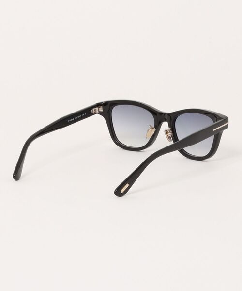 TOM FORD(トム フォード)の「【TOM FORD/トムフォード】ウェリントン サングラス TF1353-D 01C(サングラス・メンズ・ブラック・FREE)」の3枚目の写真