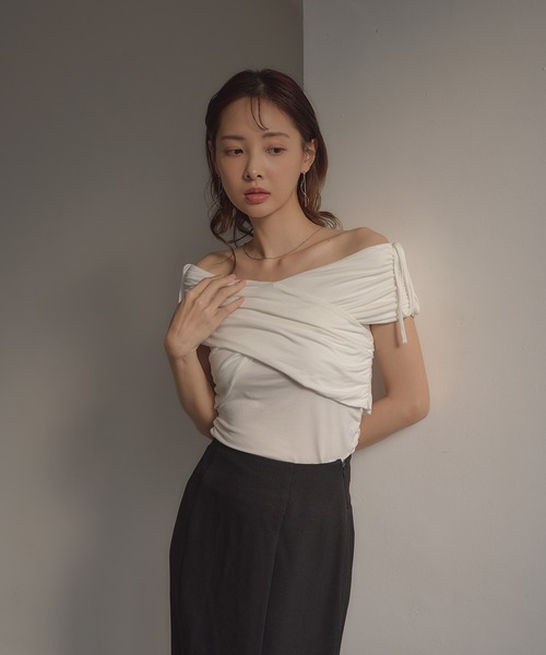 SOELA(ソエラ)の「ギャザークロスオフショルトップス(Tシャツ/カットソー・レディース・ブラック/ピンク/オフホワイト・FREE)」の16枚目の写真