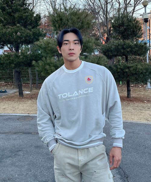 TOLANCE(トランス)の「カラー ブロック スウェット マンツーマン - 3カラー(スウェット・メンズ・ブラック/ダークブルー/グレー・LARGE/X-LARGE)」の4枚目の写真