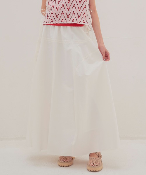 DRESSLAVE(ドレスレイブ)の「irregular curve line gather long skirt(イレギュラーカーブラインギャザーロングスカート)(スカート・レディース・ホワイト/グリーン・38)」の3枚目の写真