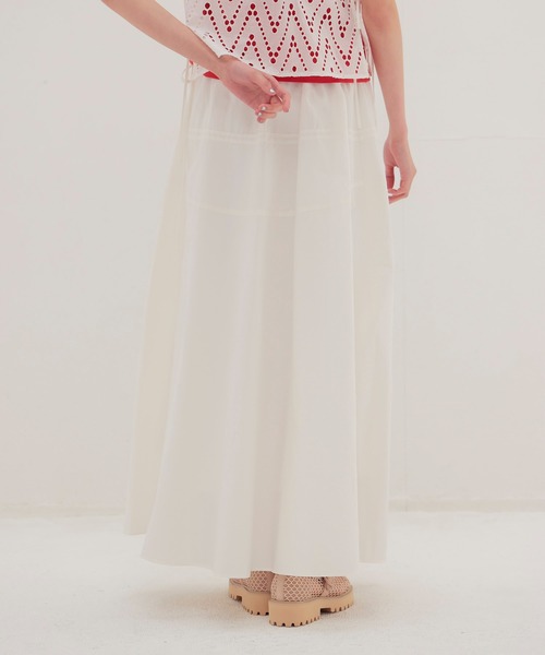 DRESSLAVE(ドレスレイブ)の「irregular curve line gather long skirt(イレギュラーカーブラインギャザーロングスカート)(スカート・レディース・ホワイト/グリーン・38)」の5枚目の写真
