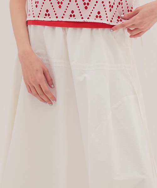 DRESSLAVE(ドレスレイブ)の「irregular curve line gather long skirt(イレギュラーカーブラインギャザーロングスカート)(スカート・レディース・ホワイト/グリーン・38)」の6枚目の写真