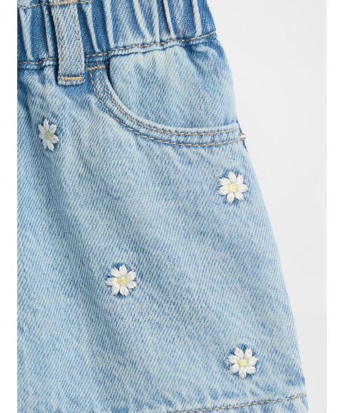 GAP(ギャップ)の「刺しゅう デニム ストライド ショートパンツ (幼児・ベビー)(デニムパンツ・キッズ・ライトインディゴブルー・100cm/90cm/70cm/80cm/95cm/105cm/110cm)」の3枚目の写真