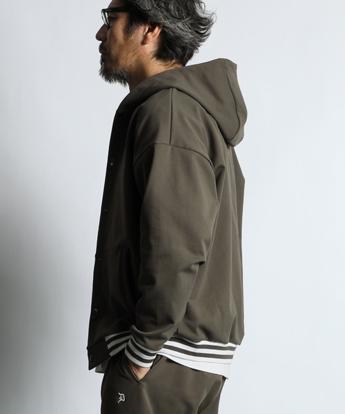 The DUFFER of ST.GEORGE（ザダファーオブセントジョージ）の「「AIR FLEX」SNAP PARKA：機能素材「エアフレックス」セットアップ スナップパーカー（パーカー・メンズ・グレイッシュベージュ/ブラック・X-LARGE/LARGE/MEDIUM/SMALL）」の7枚目の写真