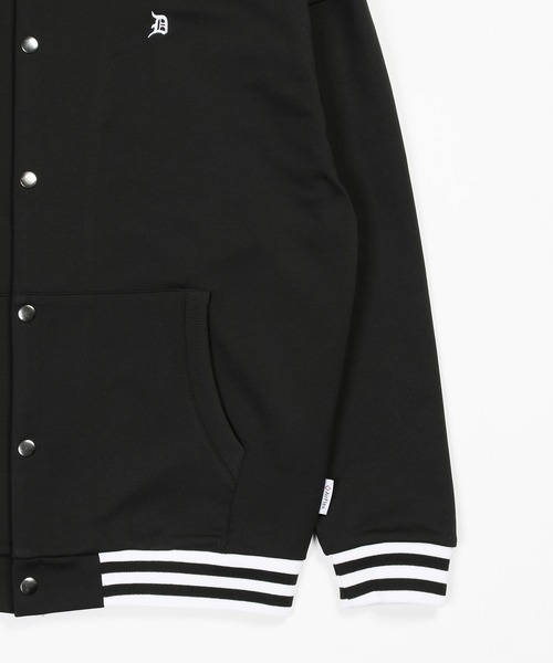 The DUFFER of ST.GEORGE（ザダファーオブセントジョージ）の「「AIR FLEX」SNAP PARKA：機能素材「エアフレックス」セットアップ スナップパーカー（パーカー・メンズ・グレイッシュベージュ/ブラック・X-LARGE/LARGE/MEDIUM/SMALL）」の4枚目の写真