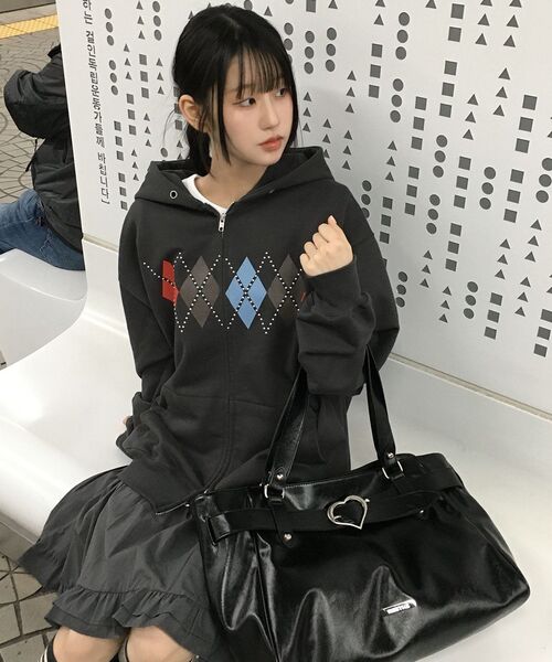 MIM the wardrobe（ミームザワードローブ）の「ホットフィックスアーガイルフードジップアップ_チャコール（パーカー・レディース・その他・SMALL/LARGE）」の8枚目の写真