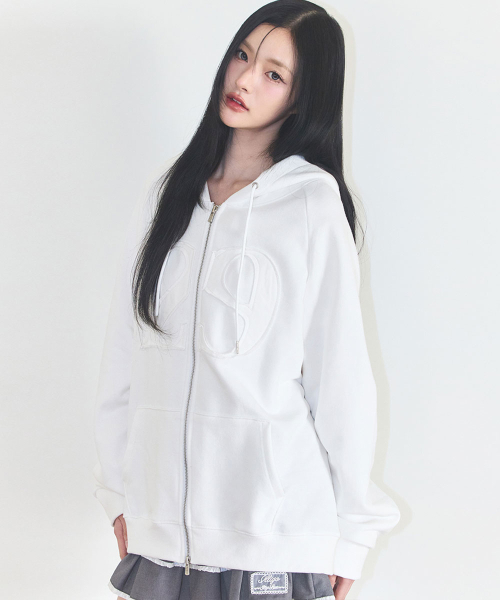 ILLIGO（イリゴ）の「129 ロゴパッチフードジップアップホワイト（パーカー・レディース・その他・SMALL/MEDIUM/LARGE）」の2枚目の写真