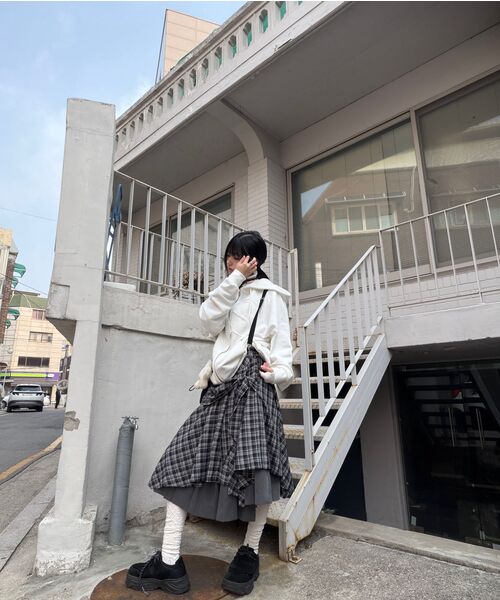 ILLIGO（イリゴ）の「129 ロゴパッチフードジップアップホワイト（パーカー・レディース・その他・SMALL/MEDIUM/LARGE/X-SMALL）」の6枚目の写真