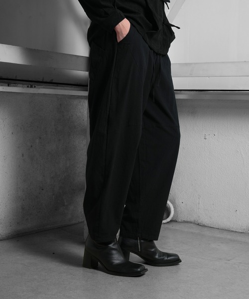 Ruze(ルゼ)の「Dry touch curve cut easy wide pants/ドライタッチ カーブカット イージーワイドパンツ(その他パンツ・メンズ・ブラック・FREE)」の4枚目の写真
