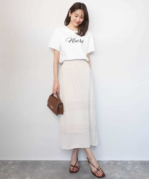 MK MICHEL KLEIN（エムケーミッシェルクラン）の「ビーズ刺繍ロゴTシャツ/洗える（Tシャツ/カットソー・レディース・ホワイト/ベージュ・38）」の5枚目の写真