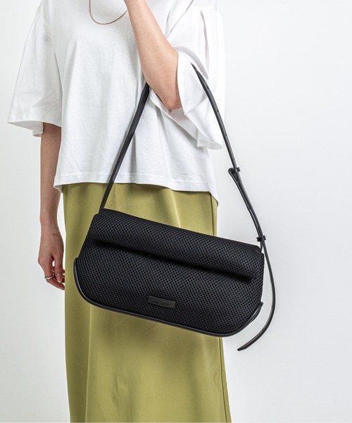 ADD CULUMN(アドカラム)の「【ADD CULUMN/アドカラム】メッシュショルダーバッグ ROLLA OBLONG M MESH(ショルダーバッグ・レディース・ブラック/カーキ・FREE)」の1枚目の写真