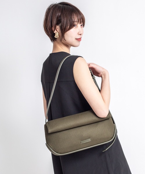 ADD CULUMN(アドカラム)の「【ADD CULUMN/アドカラム】メッシュショルダーバッグ ROLLA OBLONG M MESH(ショルダーバッグ・レディース・ブラック/カーキ・FREE)」の7枚目の写真