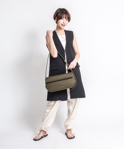 ADD CULUMN(アドカラム)の「【ADD CULUMN/アドカラム】メッシュショルダーバッグ ROLLA OBLONG M MESH(ショルダーバッグ・レディース・ブラック/カーキ・FREE)」の11枚目の写真