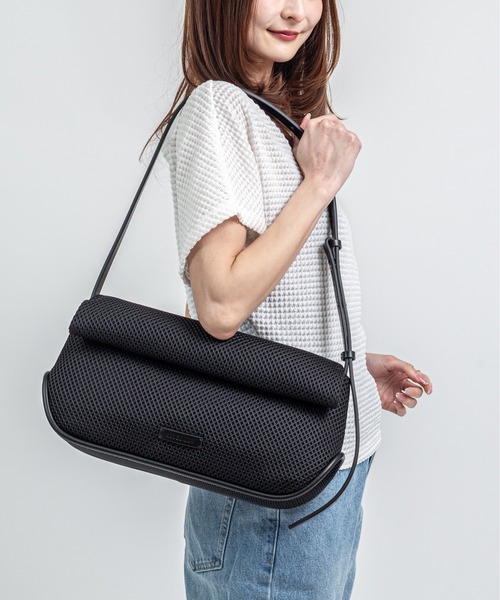 ADD CULUMN(アドカラム)の「【ADD CULUMN/アドカラム】メッシュショルダーバッグ ROLLA OBLONG M MESH(ショルダーバッグ・レディース・ブラック/カーキ・FREE)」の18枚目の写真