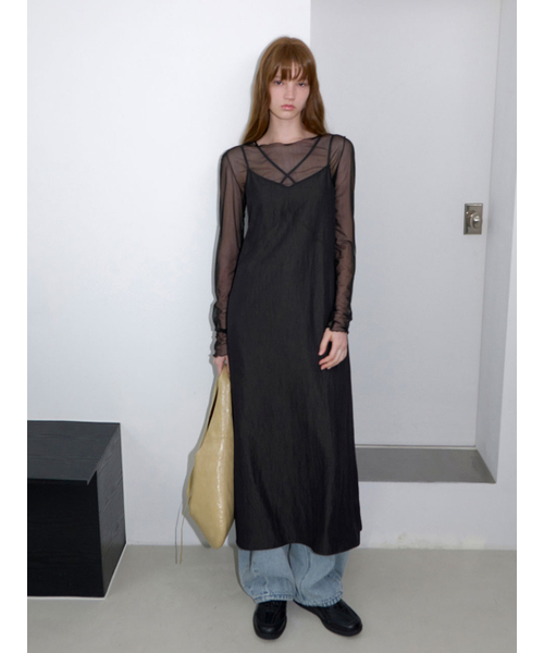 ATELIER NAIN(アトリエナイン)の「V-NECK BACK STRING SLEEVELESS DRESS (OP-6325)(ワンピース・レディース・ブラック・FREE)」の3枚目の写真