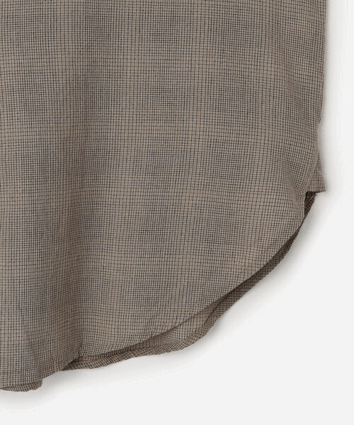 Bshop（ビショップ）の「INDIA INDUSTRY | ファインラインチェック バンドカラーシャツ WOMEN（シャツ/ブラウス・レディース・ベージュ系その他/グレー系その他・1）」の8枚目の写真