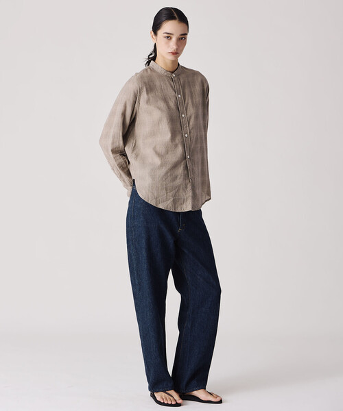 Bshop（ビショップ）の「INDIA INDUSTRY | ファインラインチェック バンドカラーシャツ WOMEN（シャツ/ブラウス・レディース・ベージュ系その他/グレー系その他・1）」の16枚目の写真