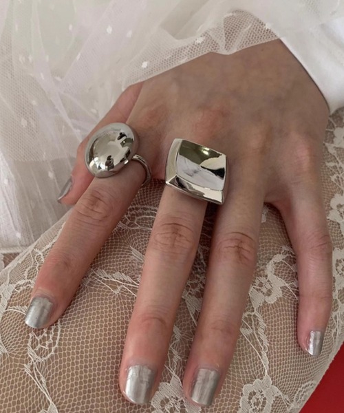 Vipoa(ヴィポア)の「Square & Round Metal Rings(リング・レディース・シルバー・FREE)」の1枚目の写真