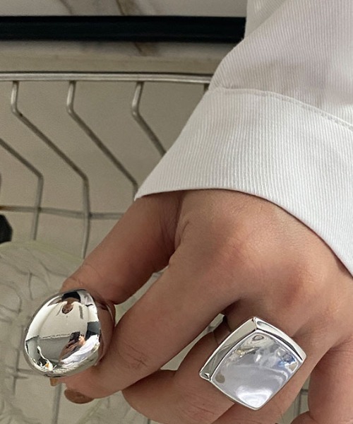 Vipoa(ヴィポア)の「Square & Round Metal Rings(リング・レディース・シルバー・FREE)」の5枚目の写真