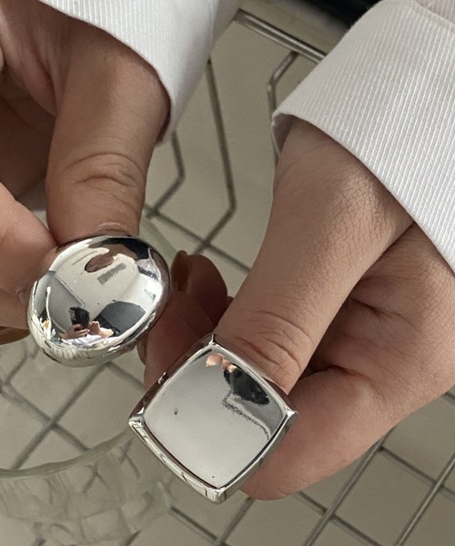 Vipoa(ヴィポア)の「Square & Round Metal Rings(リング・レディース・シルバー・FREE)」の4枚目の写真
