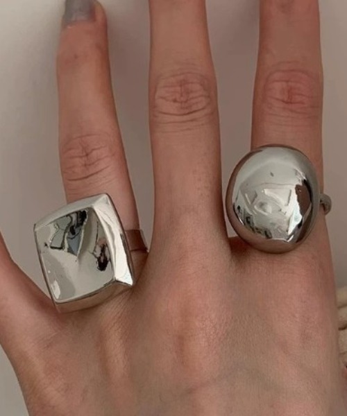 Vipoa(ヴィポア)の「Square & Round Metal Rings(リング・レディース・シルバー・FREE)」の10枚目の写真