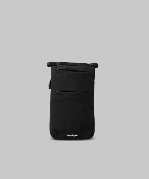 Topologie(トポロジー)の「Topologie/トポロジー Phone Sacoche Tech Sateen フォンサコッシュ【バッグ単体】(ショルダーバッグ・メンズ・ブラック・F)」の3枚目の写真