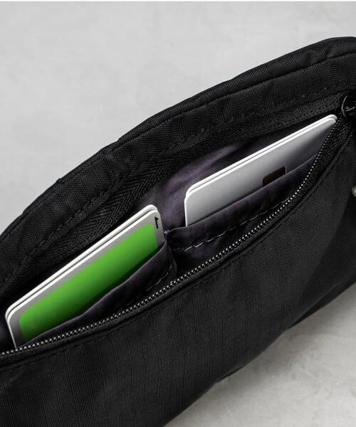 Topologie(トポロジー)の「Topologie/トポロジー Phone Sacoche Tech Sateen フォンサコッシュ【バッグ単体】(ショルダーバッグ・メンズ・ブラック・F)」の6枚目の写真