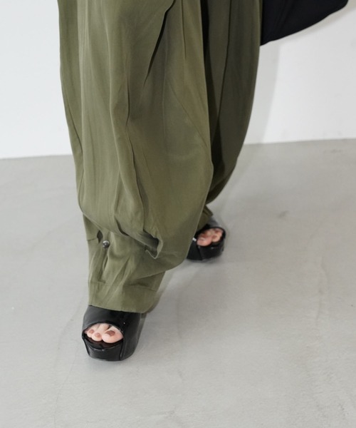 chuclla(チュクラ)の「アレンジドレープワイドパンツ chw26s169(その他パンツ・レディース・アイボリー/カーキ・L/M/S)」の14枚目の写真
