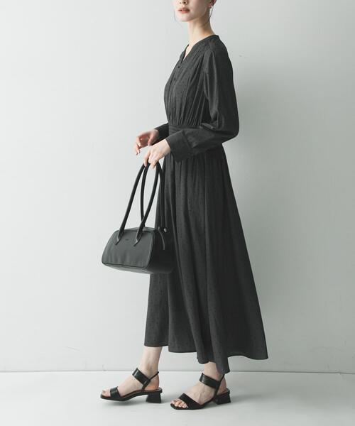 URBAN RESEARCH（アーバンリサーチ）の「ウエストシャーリングドットワンピース（ワンピース・レディース・チャコールグレー/ブラック・FREE）」の4枚目の写真