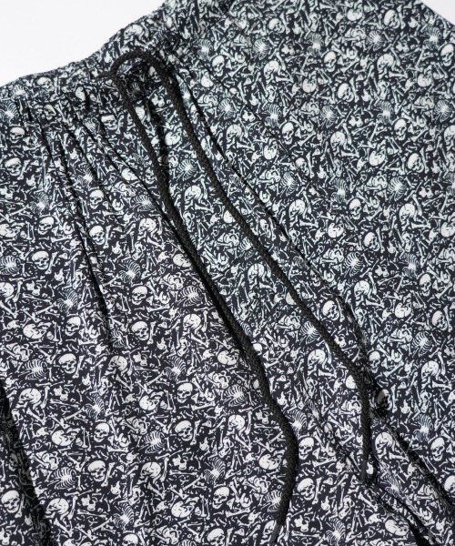 TOWNCRAFT(タウンクラフト)の「TOWNCRAFT / タウンクラフト PRINTED BAGGY SHORT 総柄 イージー バギーショーツ(その他パンツ・メンズ・その他1/その他2/その他3/ブラック・SMALL/MEDIUM/LARGE)」の16枚目の写真