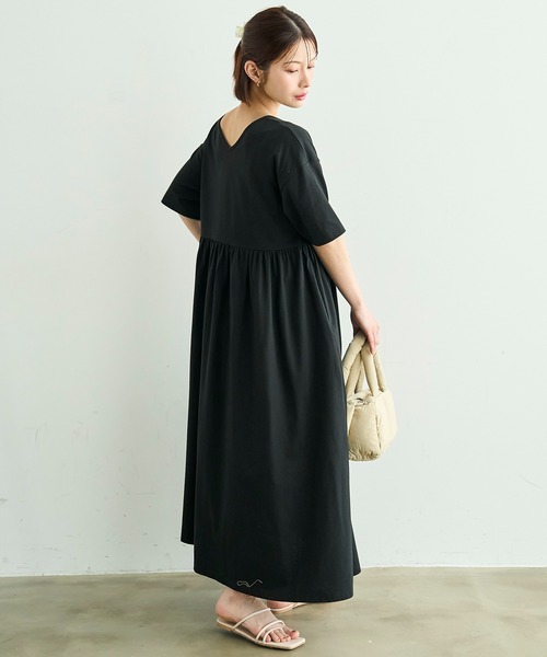 mil(ミル)の「【汗染み防止加工】 前後2way カットワンピース【587185】(ワンピース・レディース・チャコールグレー/グレイッシュベージュ/ブラック・S/XS)」の17枚目の写真