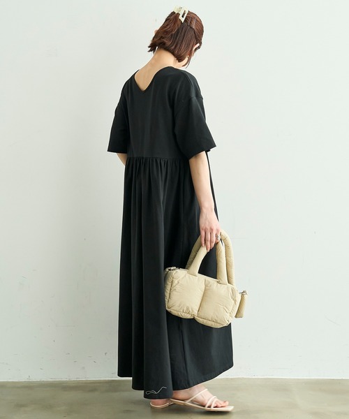 mil(ミル)の「【汗染み防止加工】 前後2way カットワンピース【587185】(ワンピース・レディース・チャコールグレー/グレイッシュベージュ/ブラック・S/XS)」の18枚目の写真