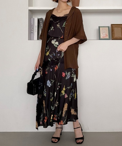 mysty woman(ミスティウーマン)の「ボタニカルプリントイレヘムスカート 826873(スカート・レディース・オフホワイト/ブラック・FREE)」の19枚目の写真